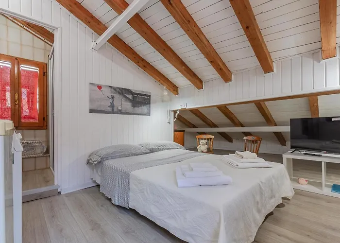 Aposa Little House